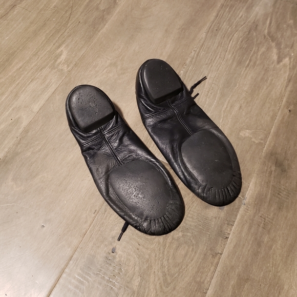Capezio Jazz Shoe - leather split sole - size 8M. - Picture 3 of 3